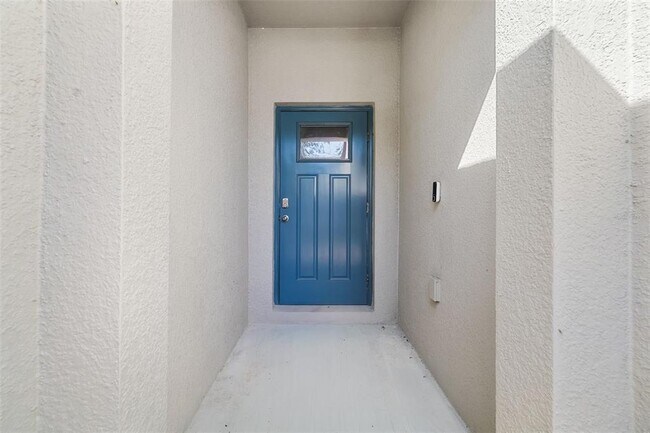 Photo - 621 Royal Empress Dr