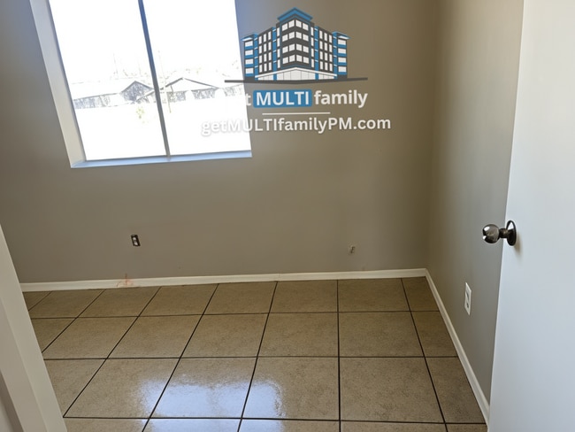 Photo - 1629 E Wood St Unit 201