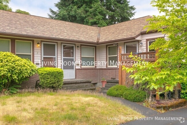 Building Photo - Mid-Century Home in the Heart of Overlook Unit #2