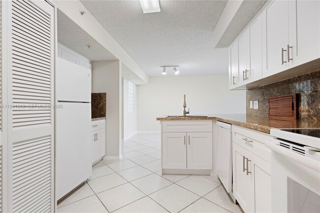 Photo - 9615 NW 1st Ct Unidad 204