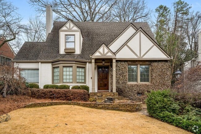 Building Photo - 2896 N Hills Dr NE Rental