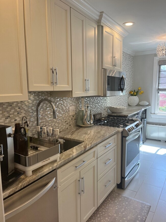 Photo - 144 7th St