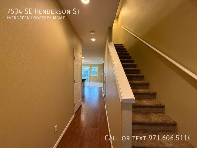 Photo - 7534 SE Henderson St