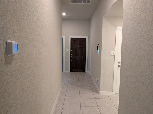 Photo - 1 story gem with quick access to Randolph!!