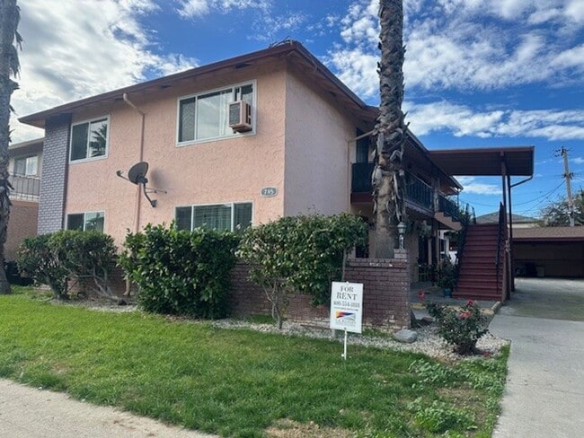 Building Photo - 55-1502 Unit 4