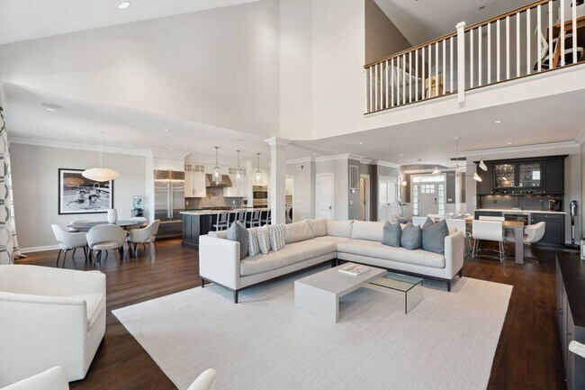 Photo - 1404 High Pond Ln