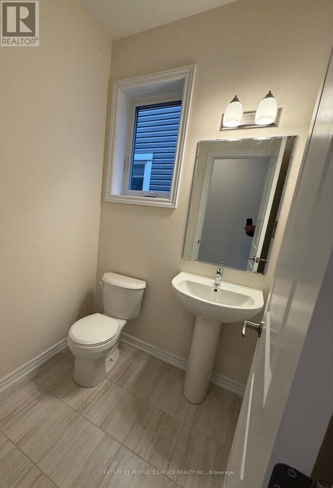 Photo - 96 McGill Ave