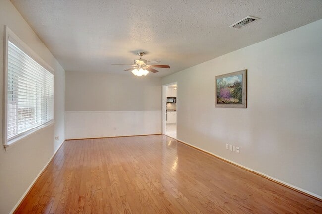 Photo - Updated 3 Bedroom / 2 Bathroom