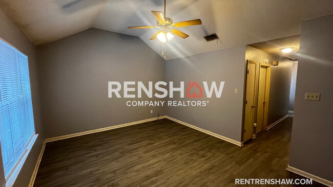 Photo - 2176 Curbertson Cove