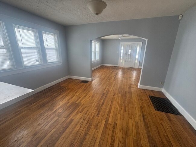 Photo - South Broad Ripple 2 Bed with Garage