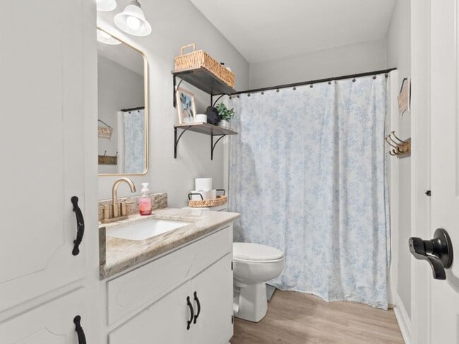 Photo - 8603 Main St