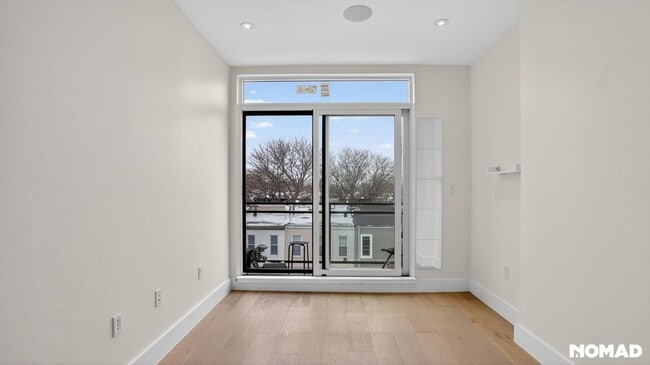 Photo - 1129 Halsey St