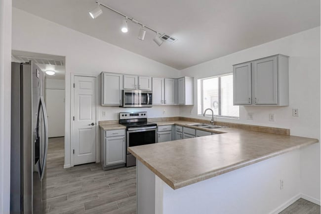 Building Photo - 4Bed/2Bath House in Buckeye! Ready for Immediate Move-In!