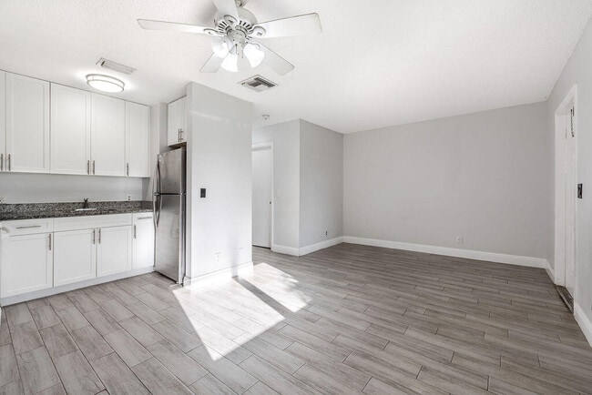Photo - 4953 Freedom Cir Unit 302