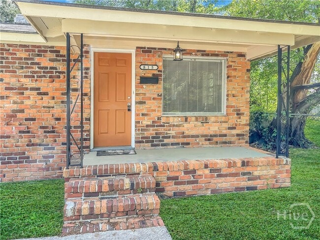 Photo - 815 E Waldburg St