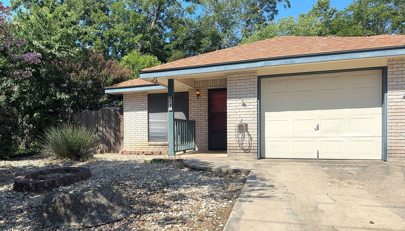 Photo - 137 Cibolo Creek Dr