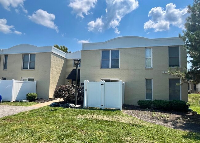 Building Photo - Chesterfield Parkview Condos Unit 14524 A Cazado