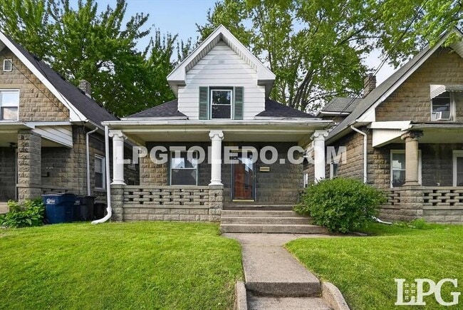 Building Photo - 1715 Greenwood Ave
