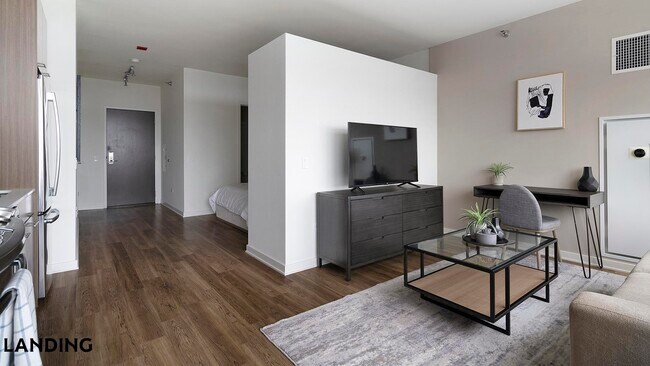 347 W Chestnut St Unit 2506