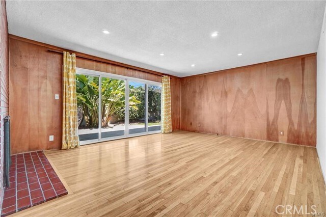 Photo - 2420 Marwick Ave