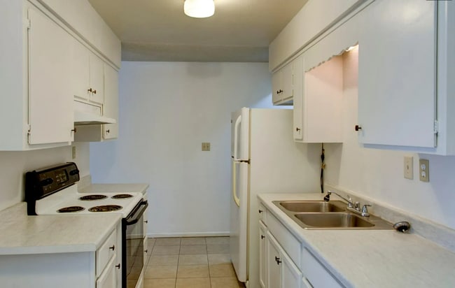 Building Photo - 1617 Turquoise Rd Unit A