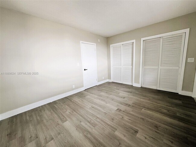 Photo - 4317 NE 21st Ave Unidad 2