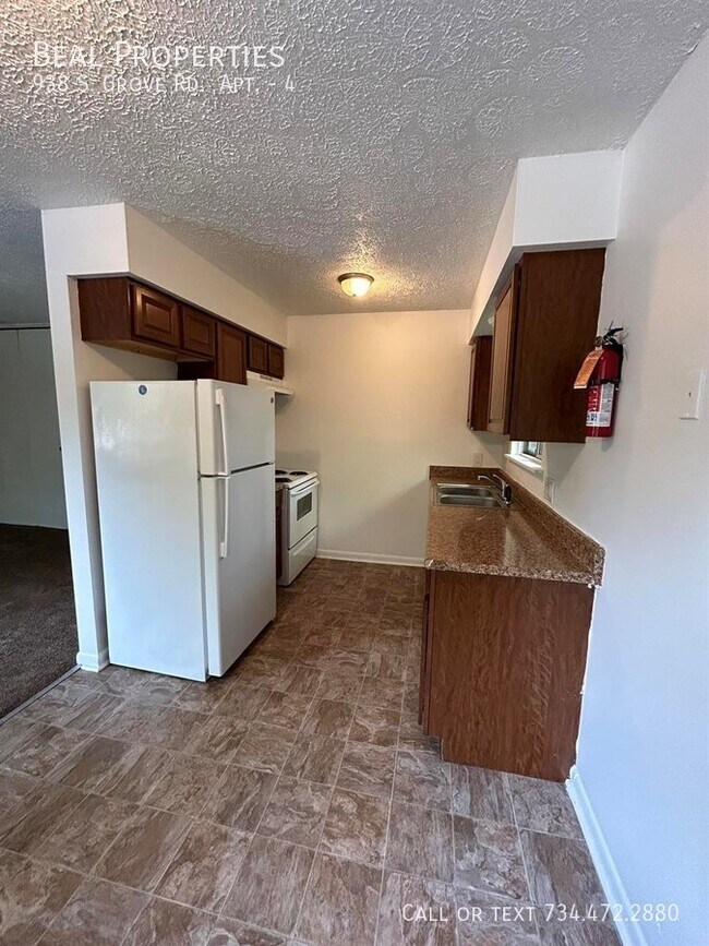 Photo - 938 S Grove St Unit 4