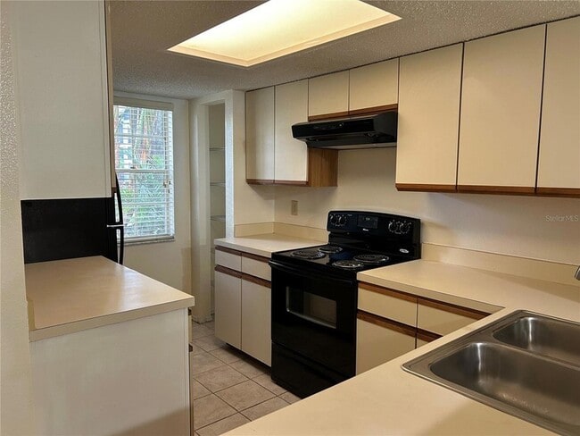 Photo - 2143 Fox Chase Blvd