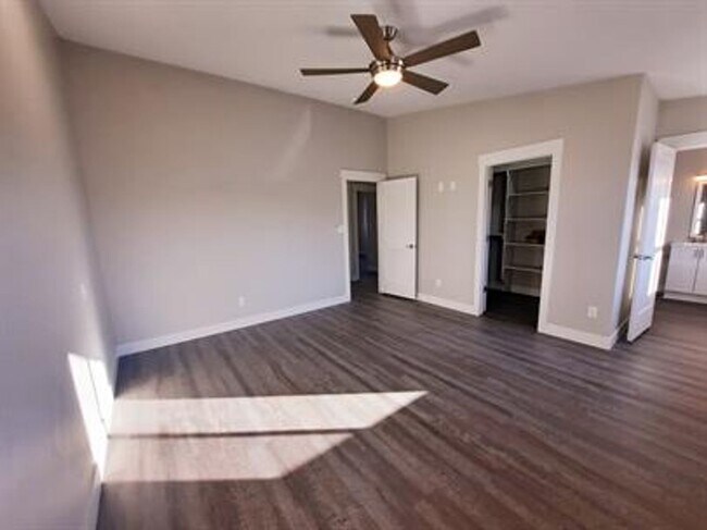 Photo - 3 bedroom, 2 1/2 bath, 1 car townhome $1750.00