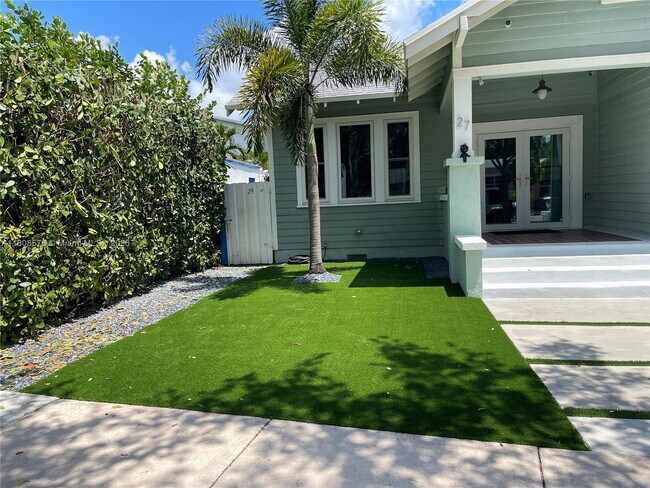 Photo - 27 NE 49th St