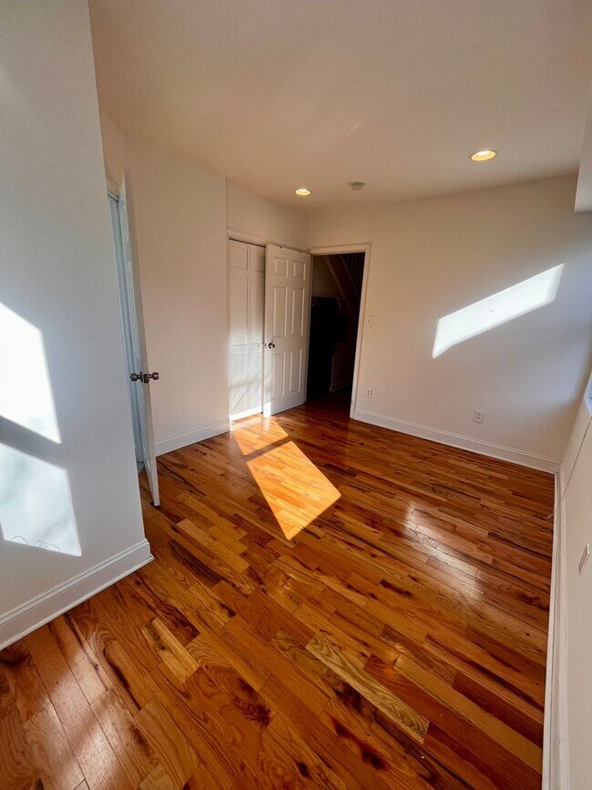 Photo - Beautiful newly renovated 2-bedroom 2 bath In Northern Liberties Unit 2R