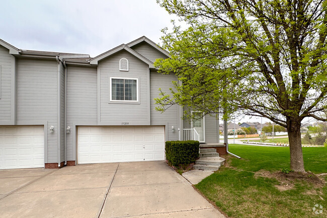 Building Photo - 15210 Camden Cir Rental
