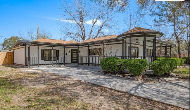 Photo - 5502 Hewitt Dr