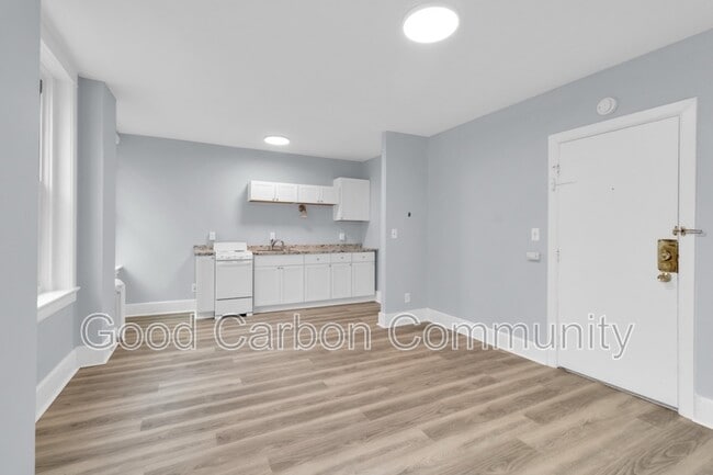 Photo - 131 Allen St Unit 5