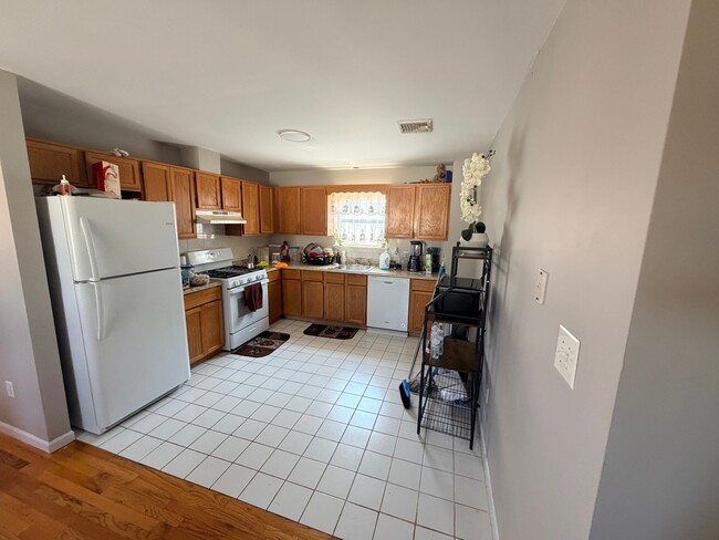 Photo - 58 Chester Ave Unit 3