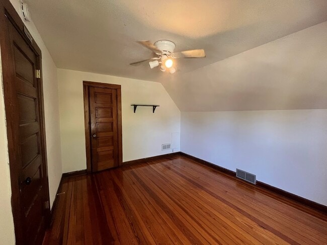 Photo - 1119 Emerald St