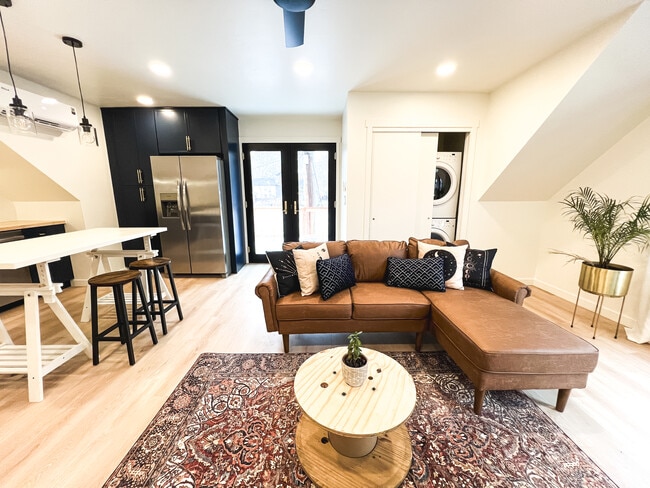 Photo - 2520 Jefferson Ave Unit Carriage House