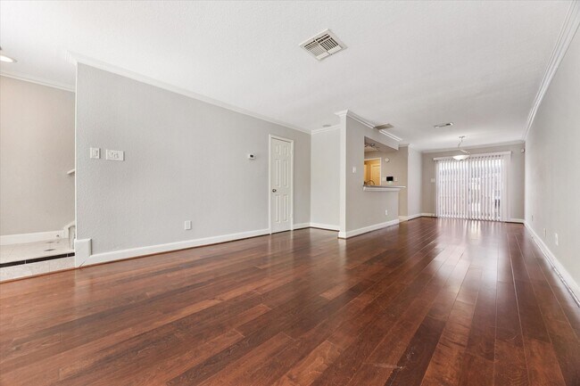 2501 Bering Dr Unit 5