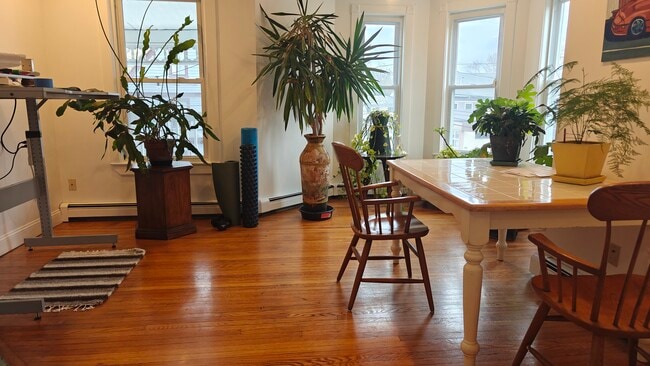 Comedor - 2 Rogers Ave Unidad 2