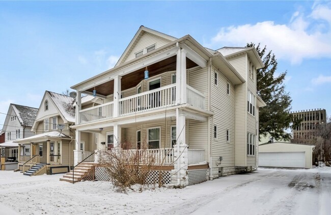 1359 Warren Rd Unit Upper Unit Warren NP