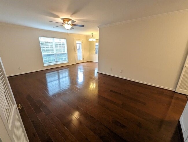 355 N Post Oak Ln Unit 638