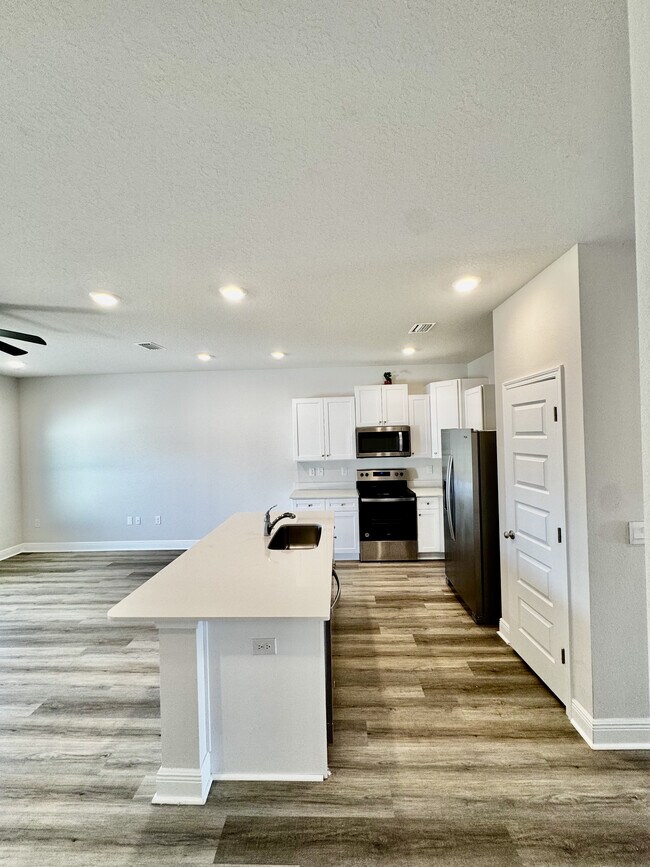 Photo - 5673 Stellarjay St