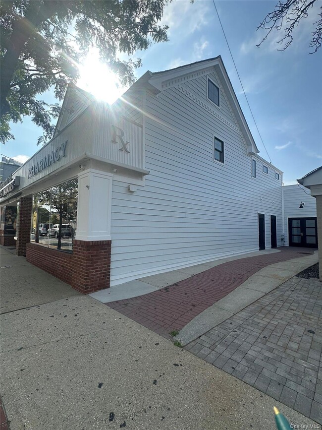 Building Photo - 68 W Main St Unit A
