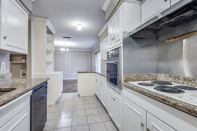 2639 Globe Ave