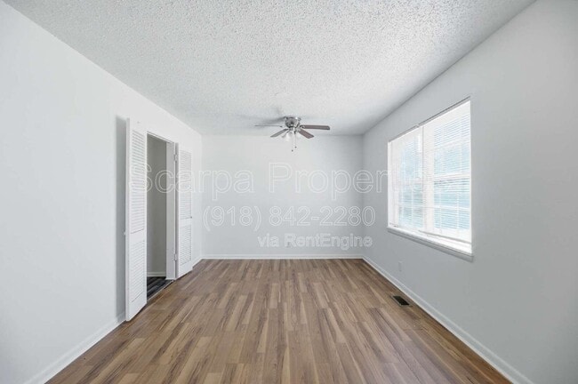 Photo - 313 E Woodrow Pl