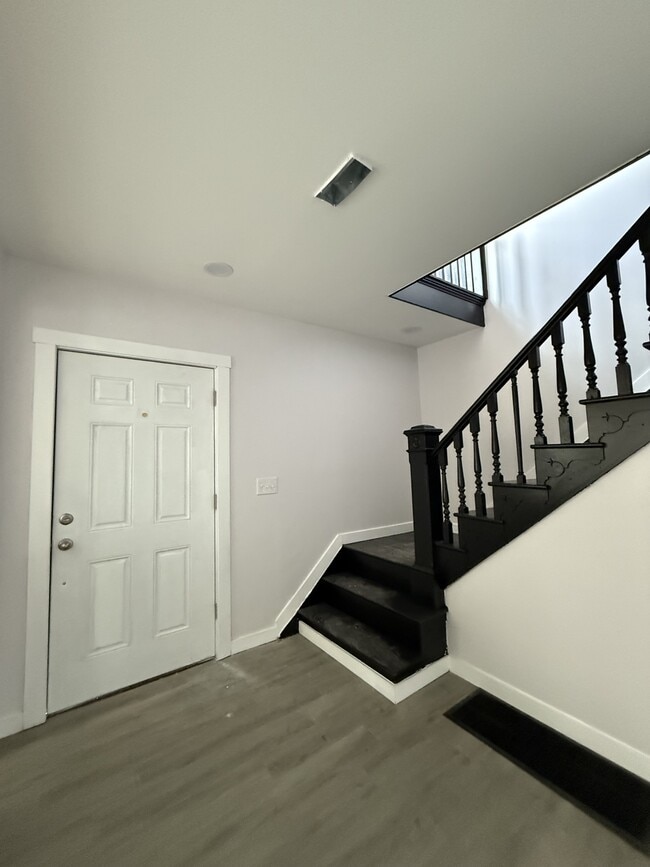 Photo - 421 Catherine St