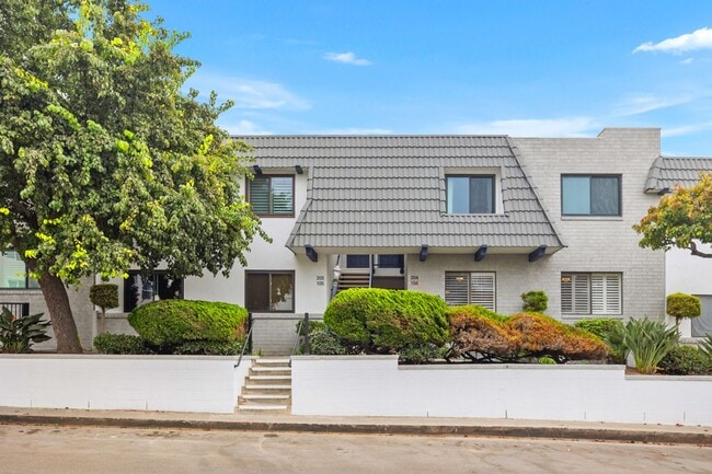 Photo - Luxurious 2 Bedroom, 2 Bathroom Condo for Rent