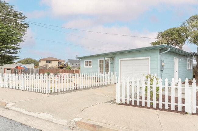 Photo - 230 Gibson Ave