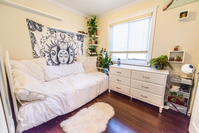 168 59th Av W