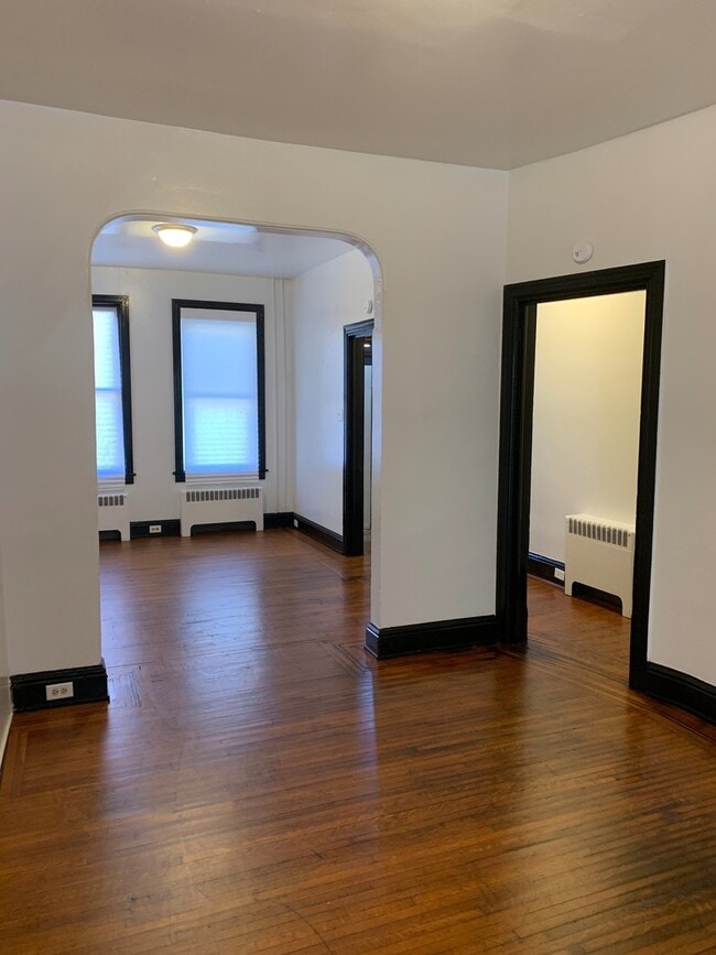 Photo - Spacious 4 Bedroom 1.5 Bath, 2 Car Garage-...